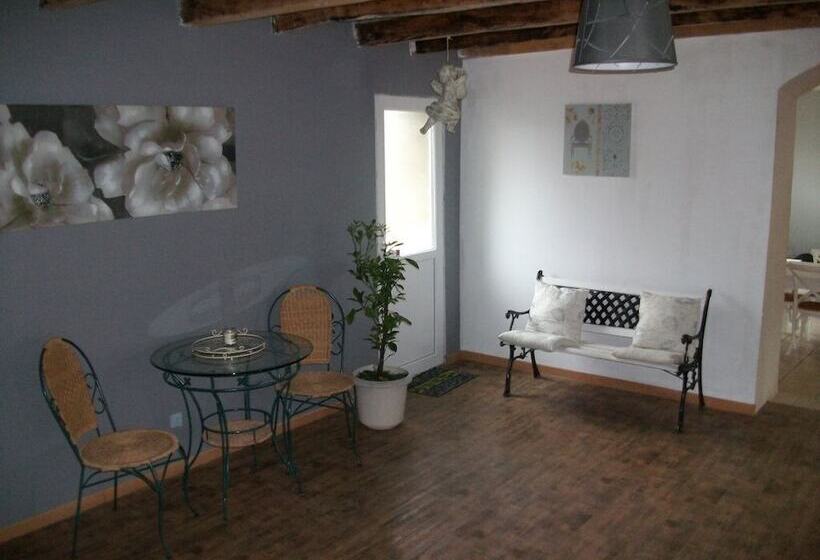 민박 Chambres D Hôtes Logis Des Deux Tours