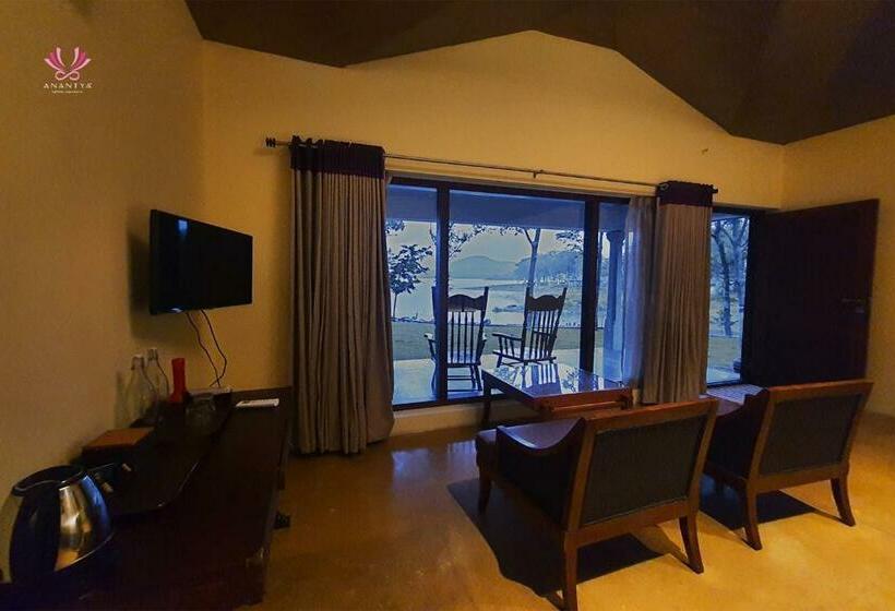 Hotel Anantya By The Lake
