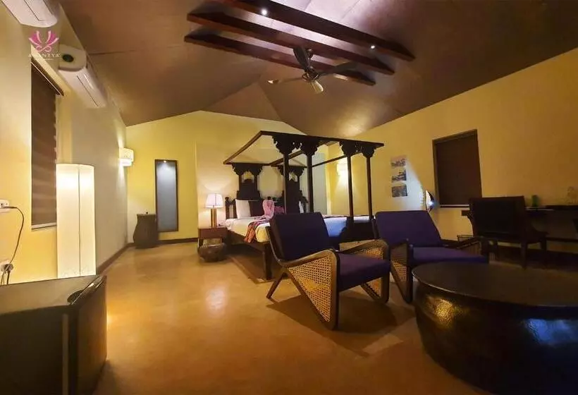 Hotelli Anantya By The Lake