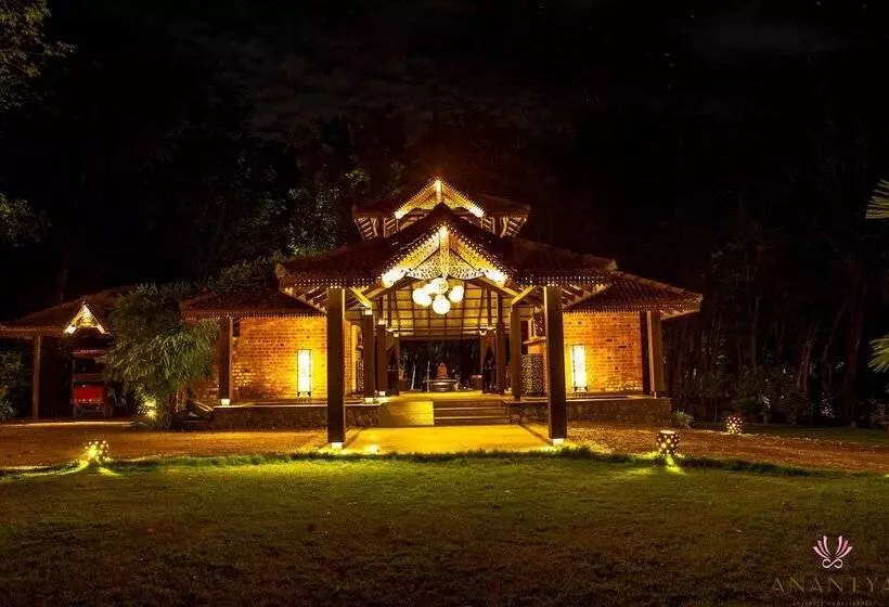 Hotelli Anantya By The Lake