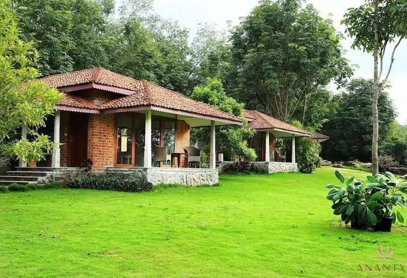 Hotelli Anantya By The Lake