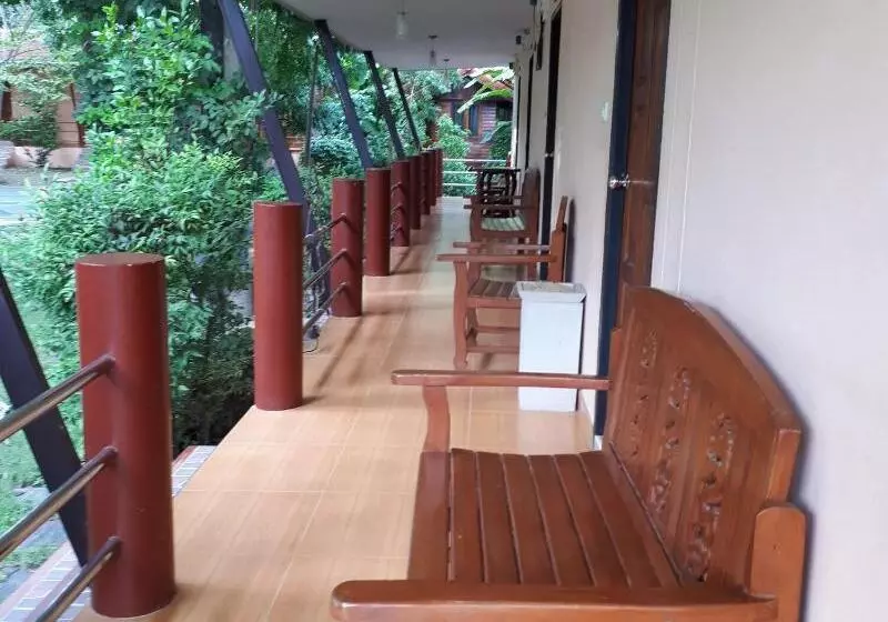 ホテル Baan Rimnam Resort