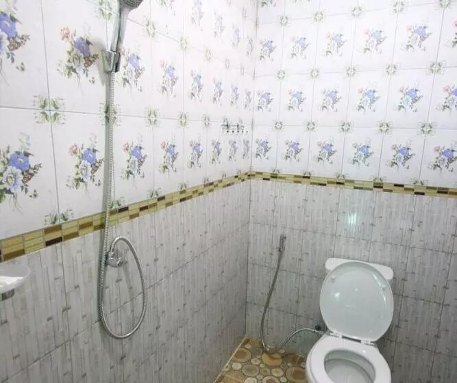 ホテル Baanpoonana