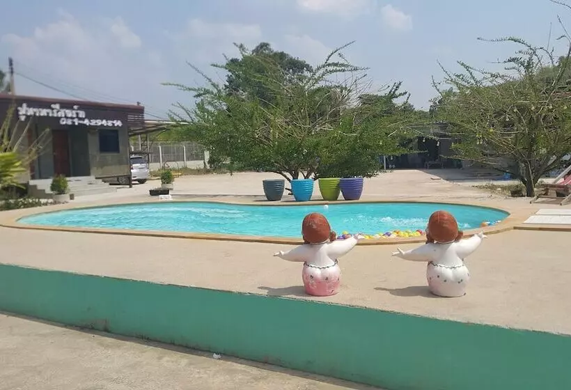 ホテル Baanpoonana