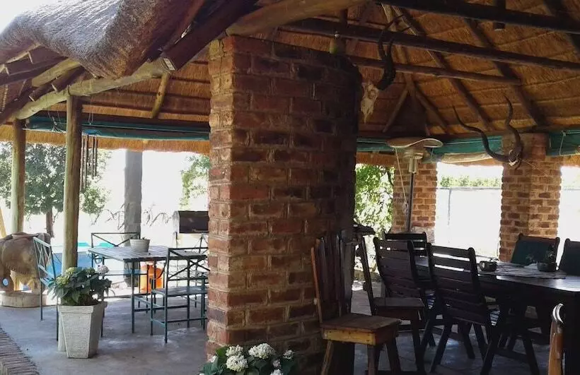 Hotelli Ebenhaeser Guest Farm