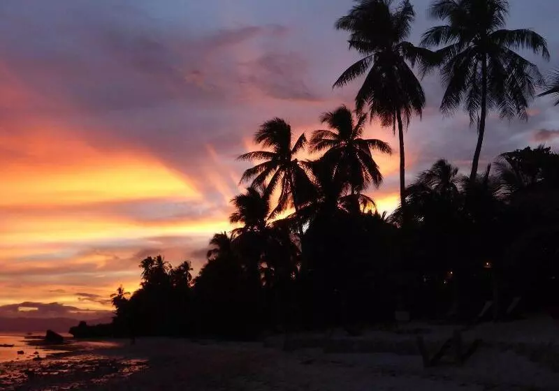 Hotell Island View Beachfront Resort