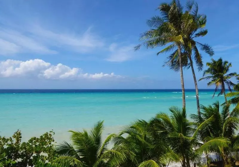 Hotell Island View Beachfront Resort