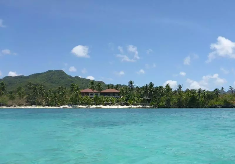 Hotell Island View Beachfront Resort