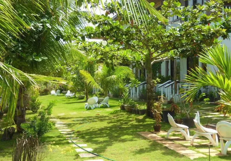 Hotell Island View Beachfront Resort