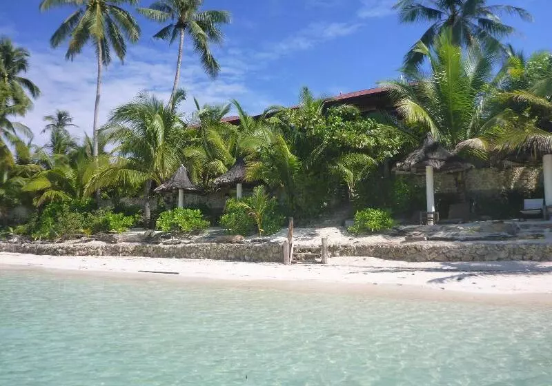 Hotell Island View Beachfront Resort