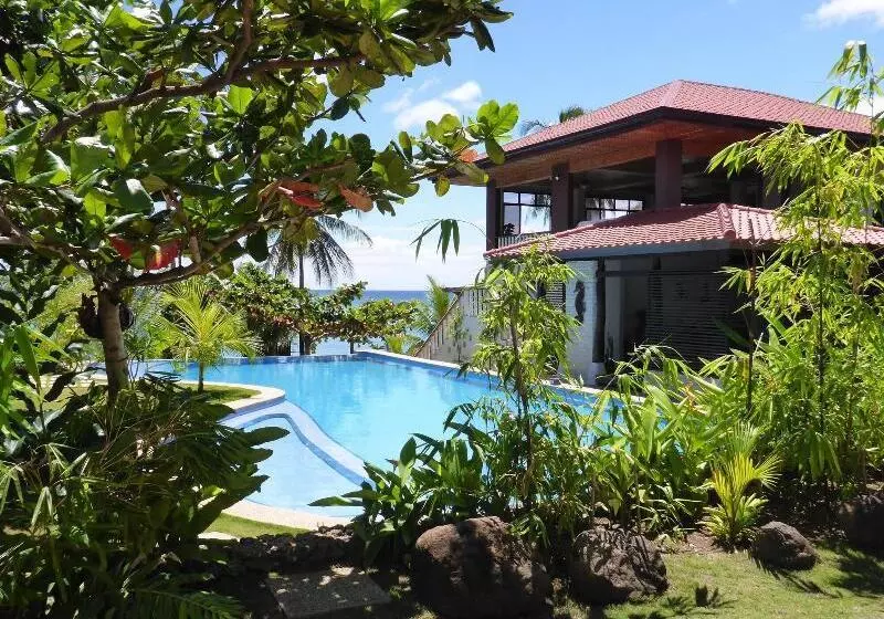 Hotell Island View Beachfront Resort