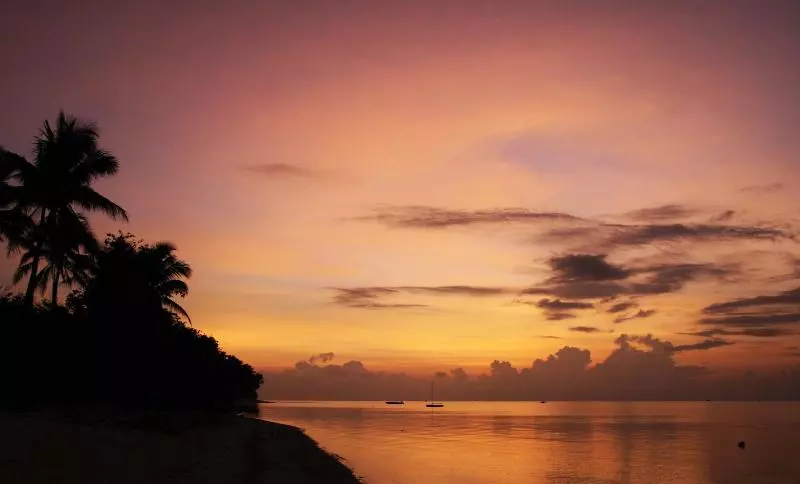 Hotell Island View Beachfront Resort