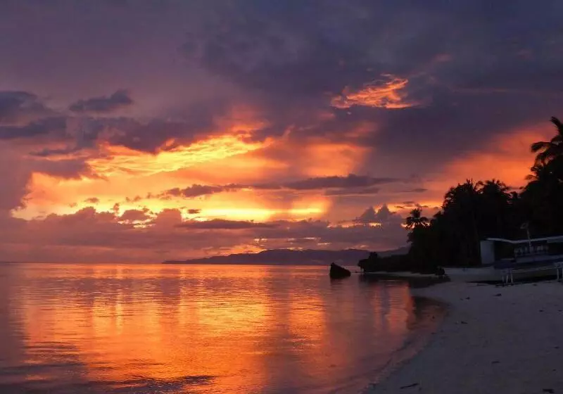 Hotell Island View Beachfront Resort