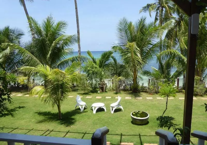 Hotell Island View Beachfront Resort