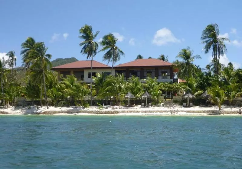 Hotell Island View Beachfront Resort