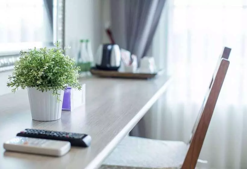 ホテル Juntra Resort And