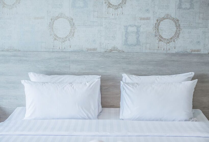 호텔 Juntra Resort And