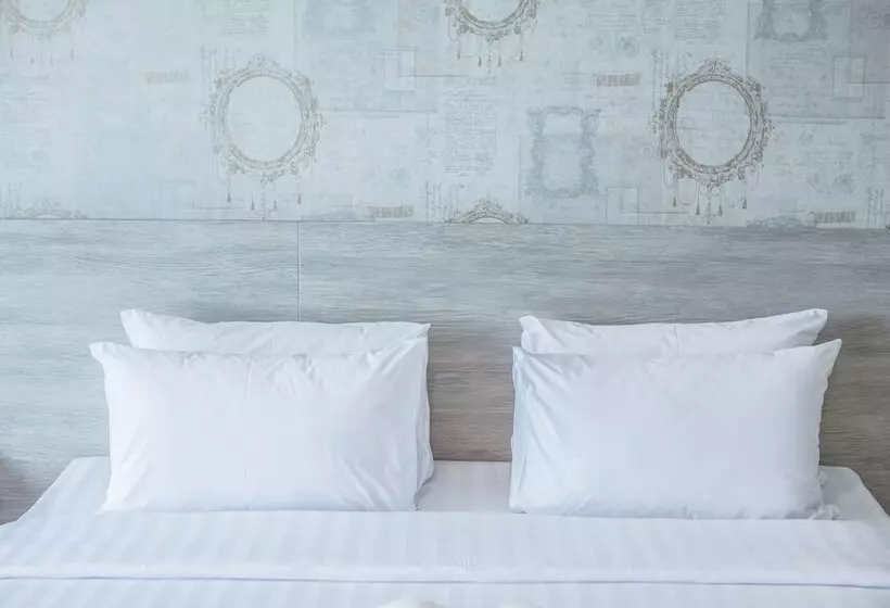 ホテル Juntra Resort And