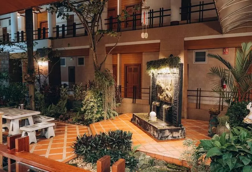 ホテル Juntra Resort And