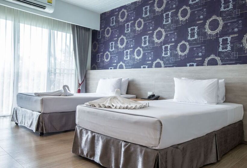 호텔 Juntra Resort And