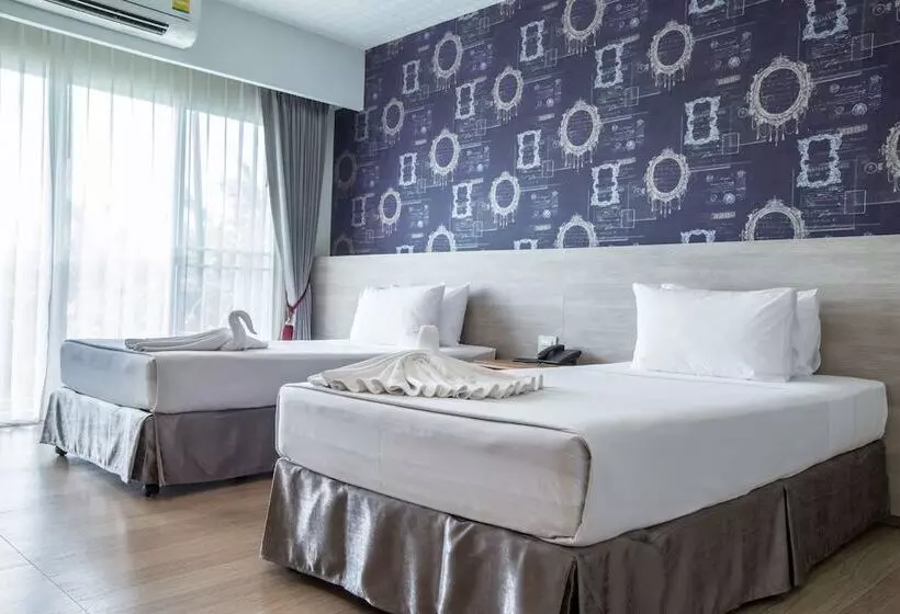 ホテル Juntra Resort And