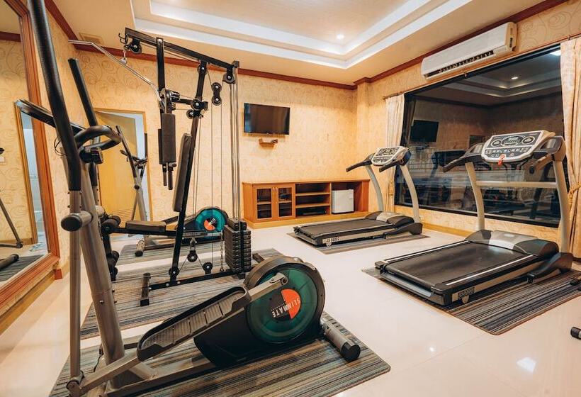 호텔 Juntra Resort And