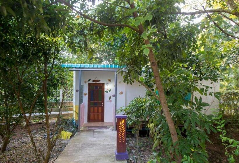 Hotel Poomvarin Resort