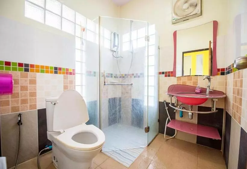 Hotelli Poomvarin Resort