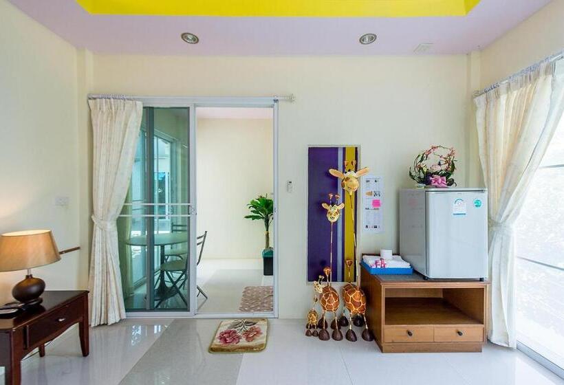 Hotel Poomvarin Resort