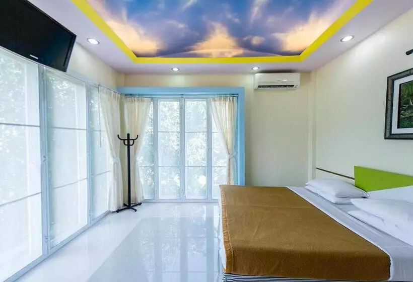 Hotelli Poomvarin Resort