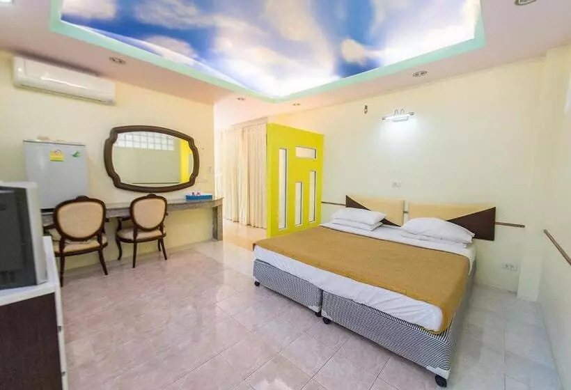 Hotelli Poomvarin Resort