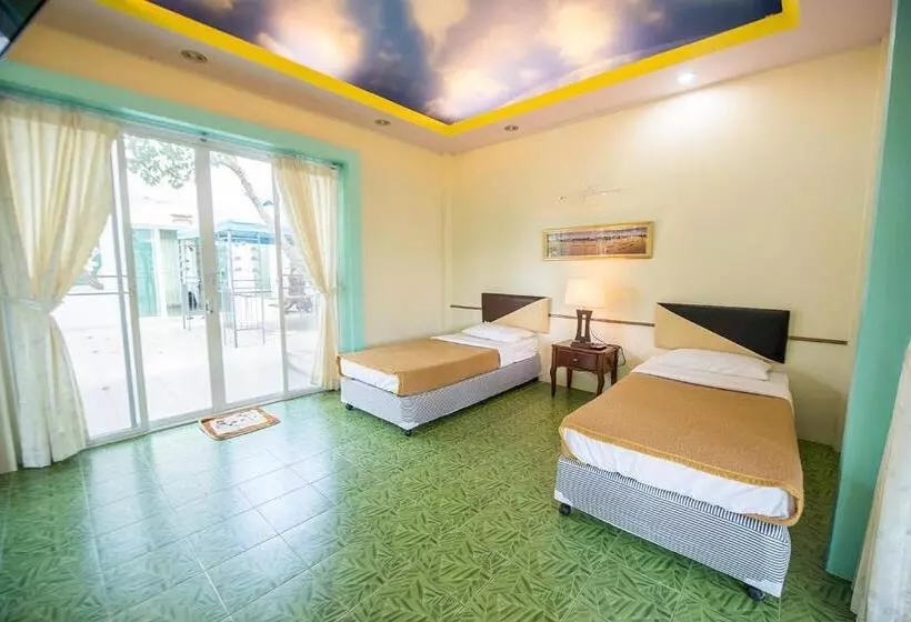 Hotelli Poomvarin Resort