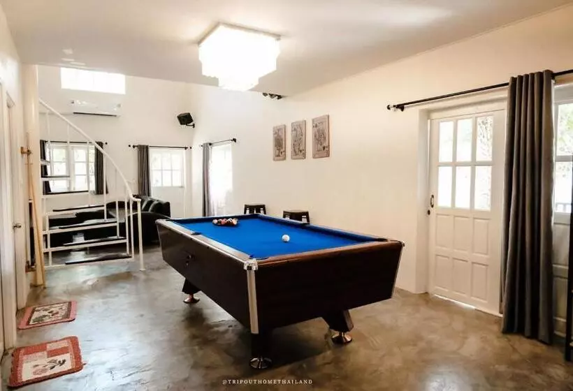 Hotelli Poomvarin Resort