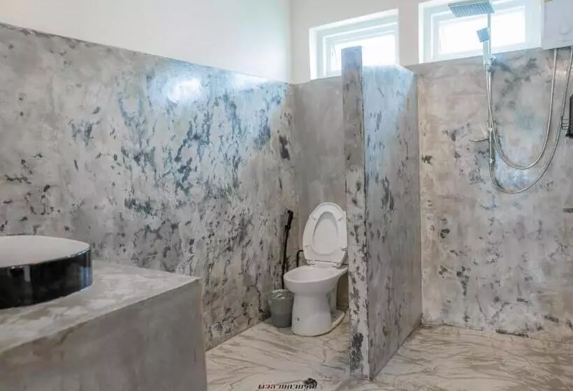 Hotelli Poomvarin Resort