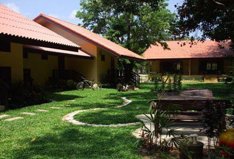 Отель Saksupha Resort