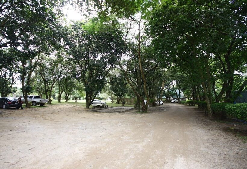 Отель Saksupha Resort