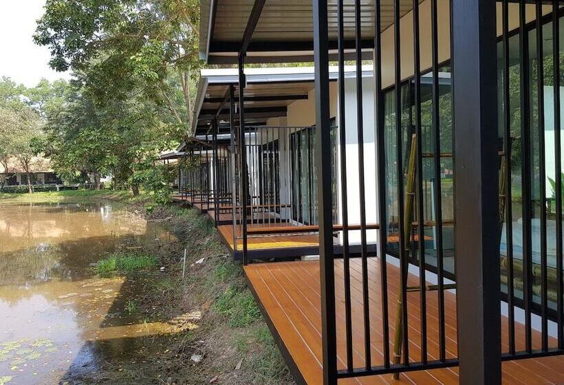 Отель Saksupha Resort