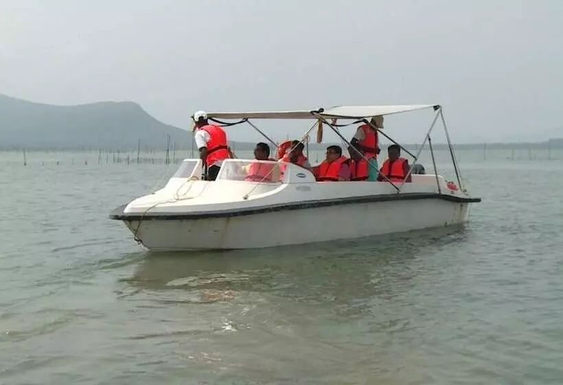 ホテル Swosti Chilika Resort