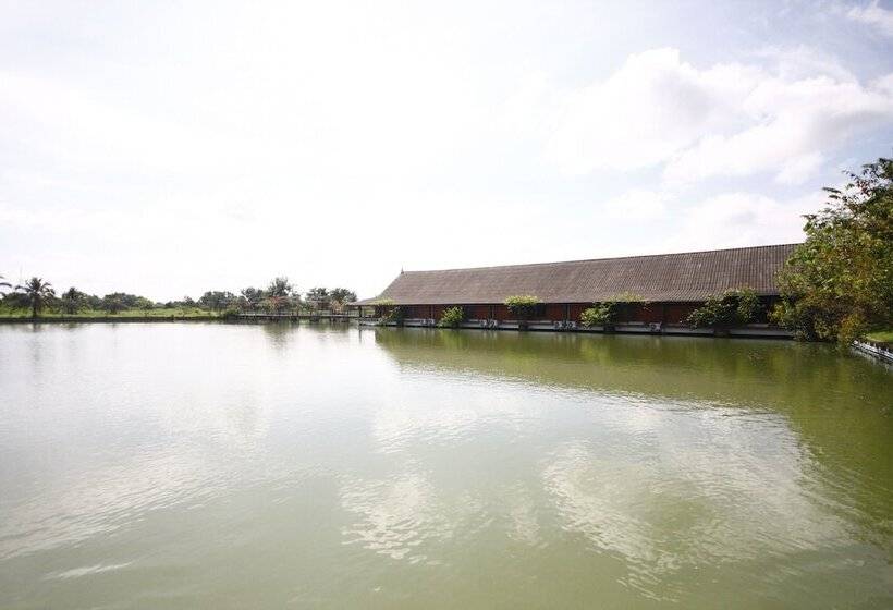 Отель The Farm Resort And Restaurant