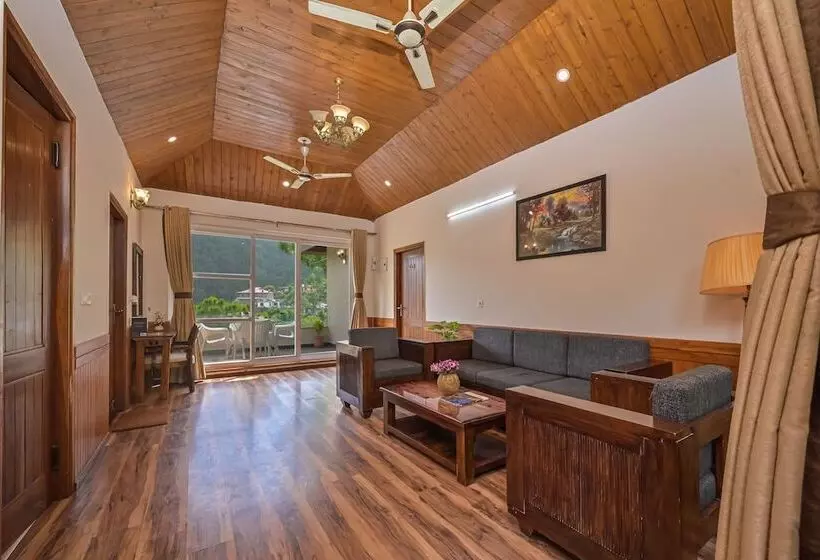 Jungle Lodge Resort