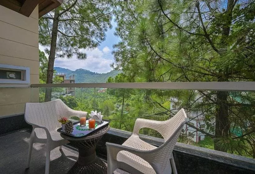 Jungle Lodge Resort