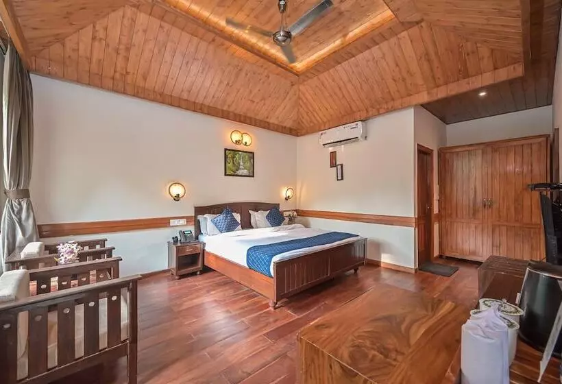 Jungle Lodge Resort