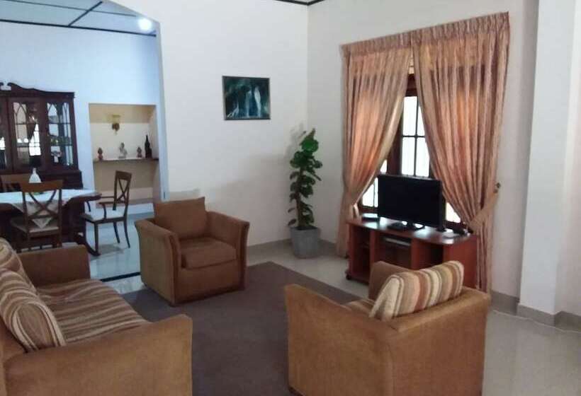 Пансион Graten Tea Garden Holiday Bungalow