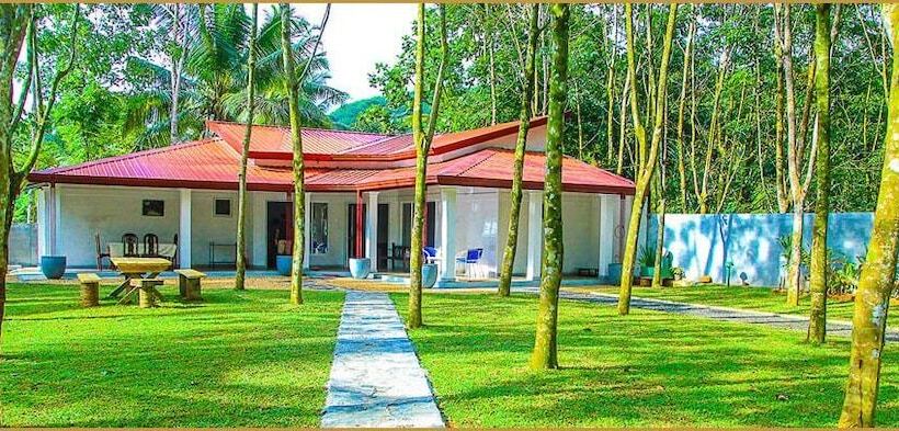 Пансион Graten Tea Garden Holiday Bungalow