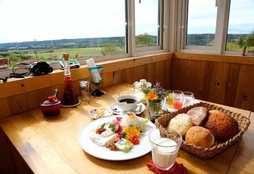 Majatalo Heart N Tree