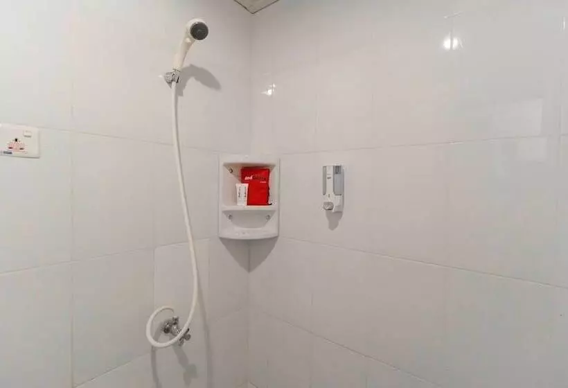 Majatalo Reddoorz Plus @ Batam Center