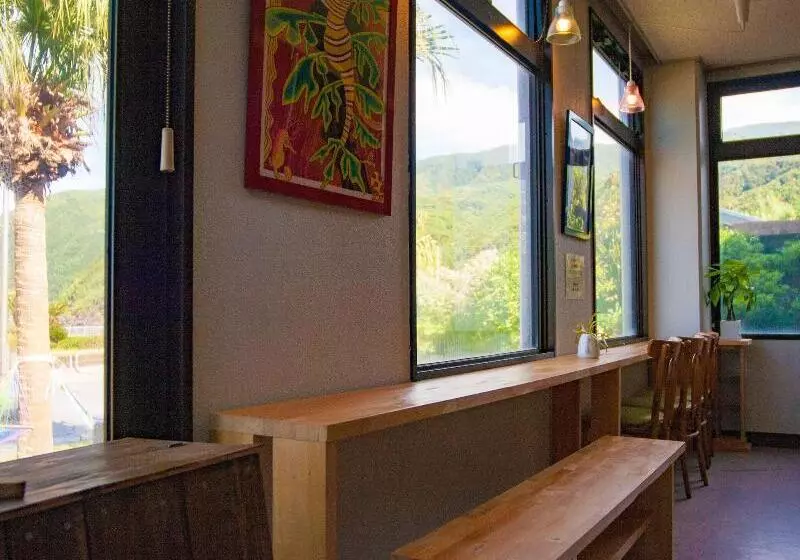 Majatalo Seadive Guest House