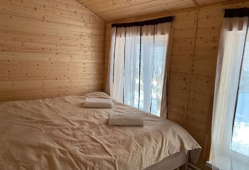 منتجع Pastorskoe Lake Holiday Park