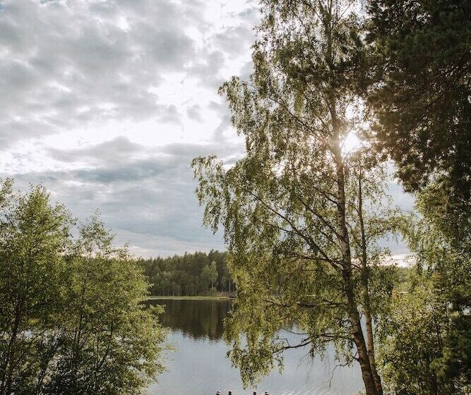 منتجع Pastorskoe Lake Holiday Park