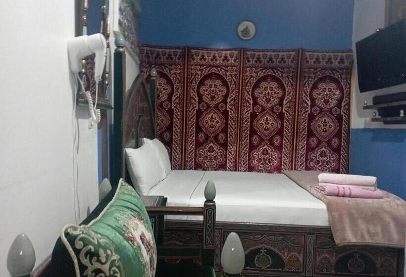 رياض Abi Khancha